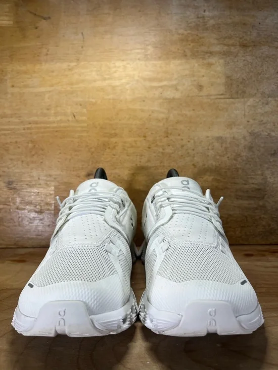 On Cloud 5 REFLECTIVE LIGHTWEIGHT Womens Size 9 Running Shoes Sneakers White - Picture 4 of 15